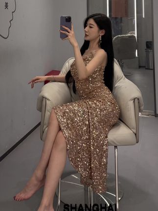 抖音网红黎允熙baby的瓜紫色氛围灯视频背后揭秘,黎允熙微密圈图片合集