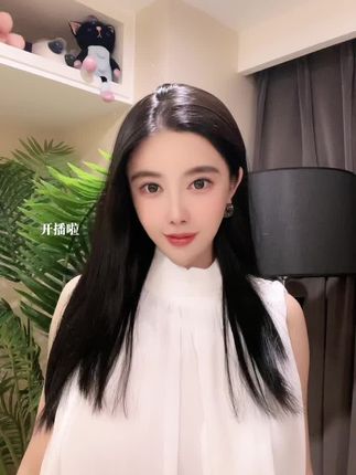 猪小七微密高清照片汇总,1对1土豪红色战衣的故事