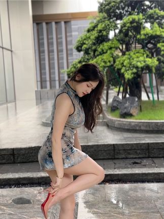 黑丝蒙眼+撕袜造型!可可西yyy微密圈写真合集不容错过