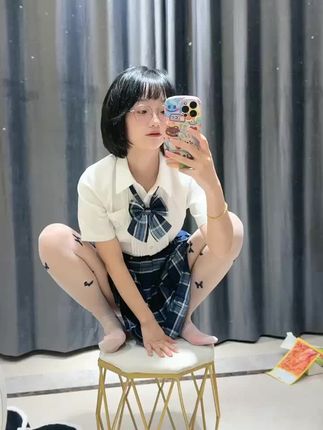 王胜利的小生活微密圈JK制服+双马尾,精选合集免费下载