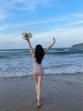 性感与时尚的融合!可可西yyy微密圈最新黑丝蒙眼作品