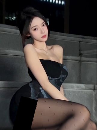 微密圈美了个滢的红色套装引发热议,御姐范儿十足