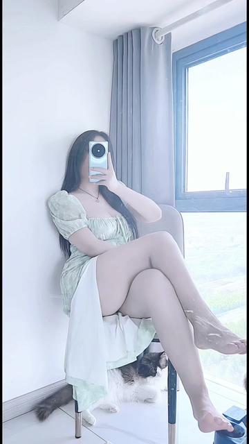 抖音一只佐佐酱微密图片包,把美丽呈现在镜头面前,捕捉她的动人瞬间