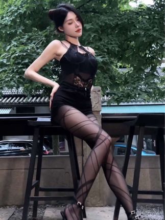 美了个滢微密圈照片分享,独特风情引人入胜