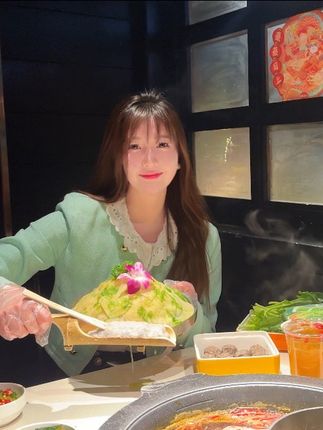 十万口草莓粥粥的微密圈作品合集,所有写真套图一次打包下载