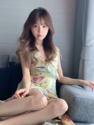 颜值博主相扑猫微密圈最新穿搭灰色情趣资源,引发粉丝热议