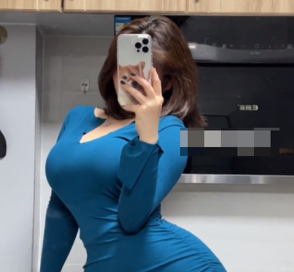 穿上安妮yoo微密圈红色战袍精选作品,展现你的时尚个性!-1 穿上安妮yoo微密圈红色战袍精选作品,展现你的时尚个性!