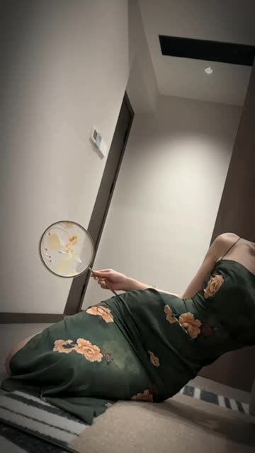 陈佩奇圈内资源价值分析,分析她在圈内资源的价值