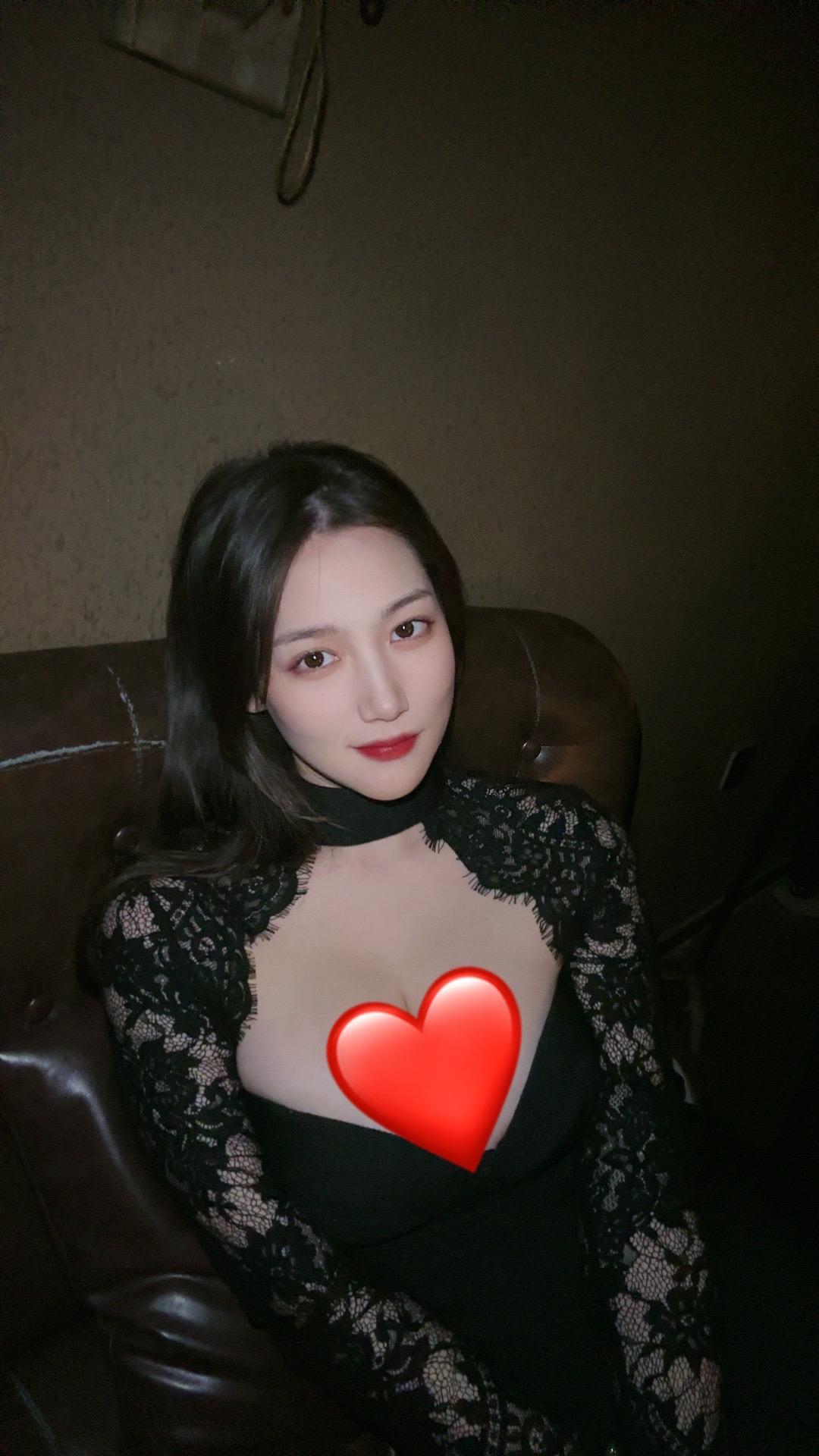 可可西yyy微密圈写真集，绝美风情尽收眼底心动不已