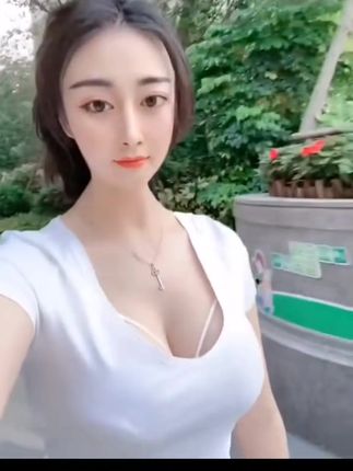 猪饲料精选微密圈写真图集，妩媚动人火辣诱惑照片视频双重呈现