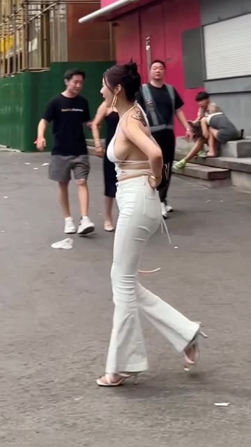 小艾根本吃不饱微密圈性感妩媚网红,揭开她的独特魅力