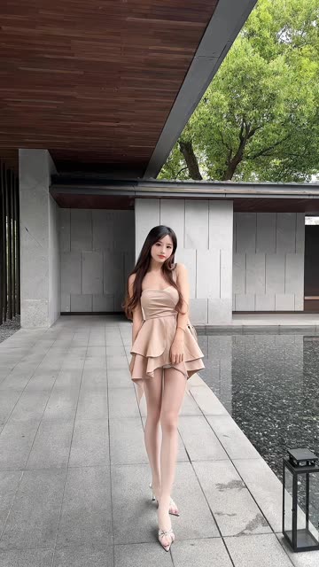 抖音小萌子游泳视频(绝美泳装穿搭惊艳全场)