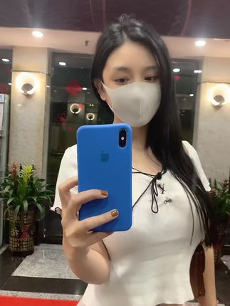 奶雯微密圈作品资源分享,时尚穿搭及生活方式的精粹分享