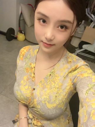 奶雯微密圈作品资源分享,时尚穿搭及生活方式的精粹分享