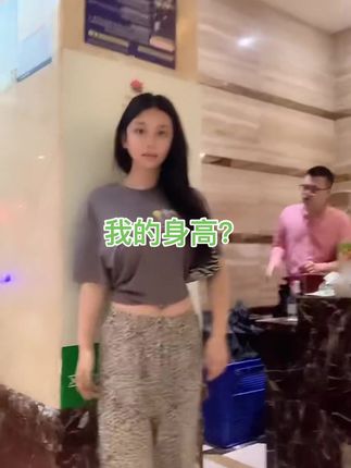 抖音超高颜值网红“奶雯”,波霸波涛胸涌快手大胸器微密圈
