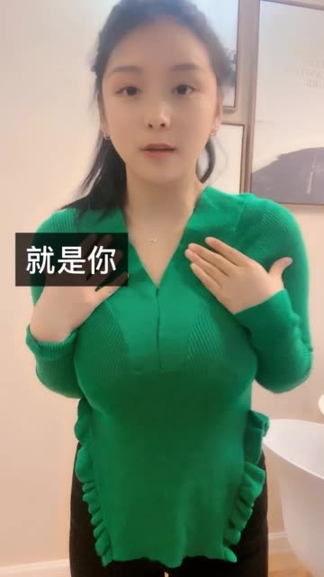奶雯的微密圈清纯与诱惑交织,双重魅力等你来