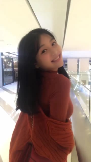 奶雯的微密圈清纯与诱惑交织,双重魅力等你来