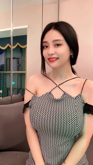 抖音奶雯微密圈照片合集,微笑的文文weme圈视频汇总