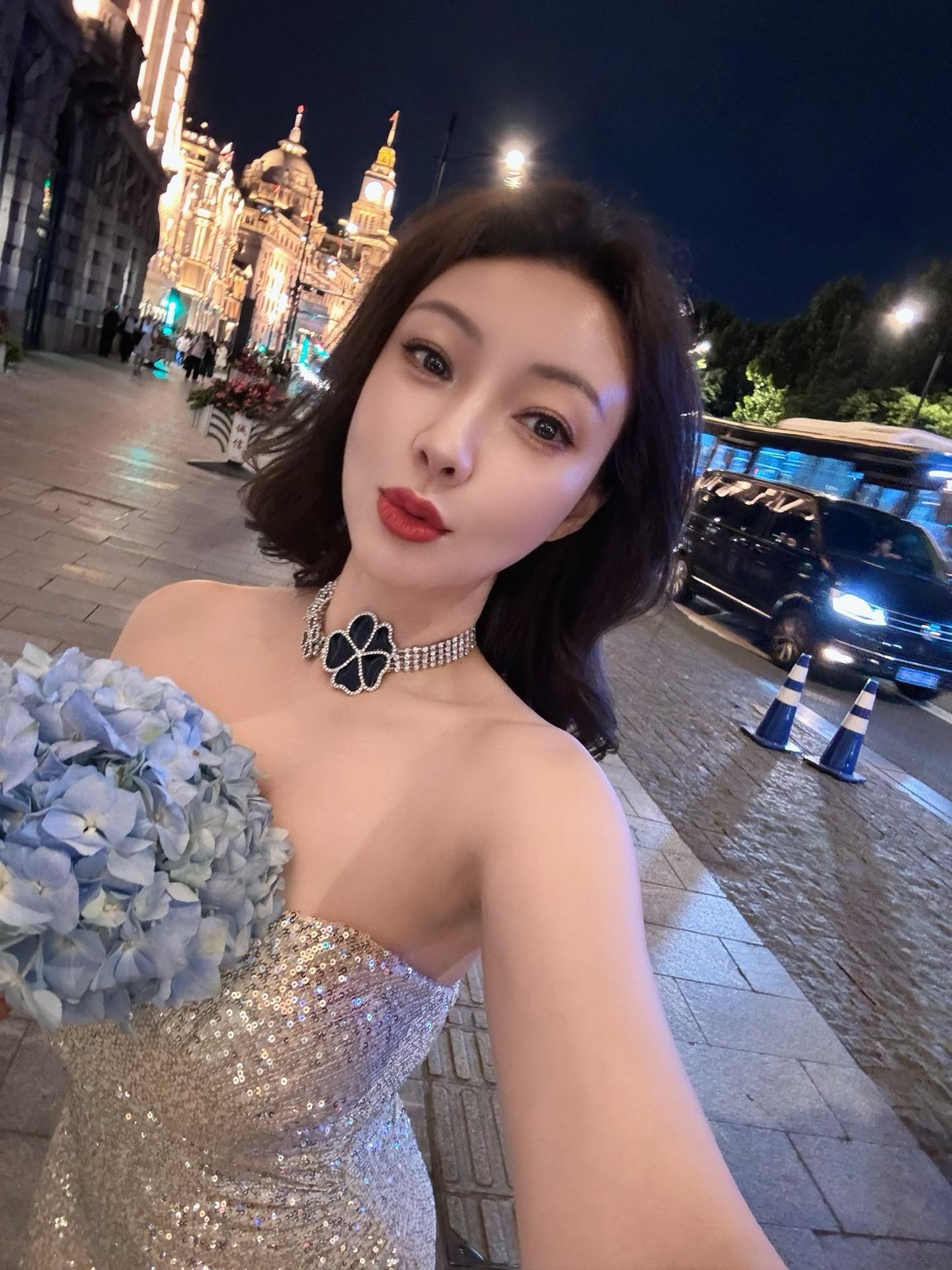 果儿Victoria国际版抖音,比基尼钢琴视频简直了