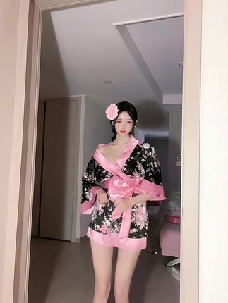 微博网红小猫咪CK的微密VIP照片大合集,(附合集地址)