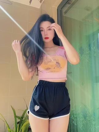 小猫咪CK的微密圈穿搭技巧,教你变身时尚达人