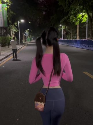 微密圈无欲无求的推土君,馨馨酱网红风采