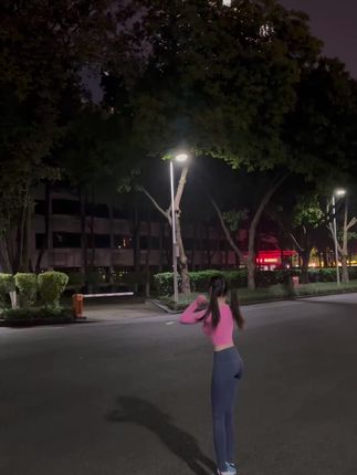 微密圈无欲无求的推土君,馨馨酱网红风采