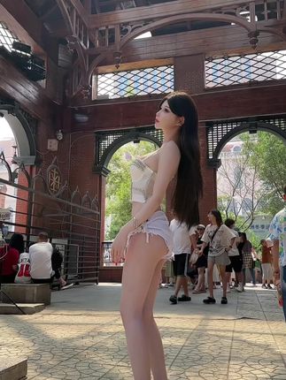 白色蕾丝写真上新,无欲无求的推土君转发