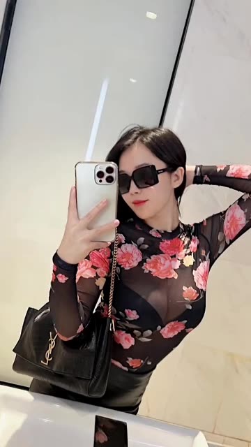 张贺玉的搭配技巧分享,学习张贺玉的时尚穿搭