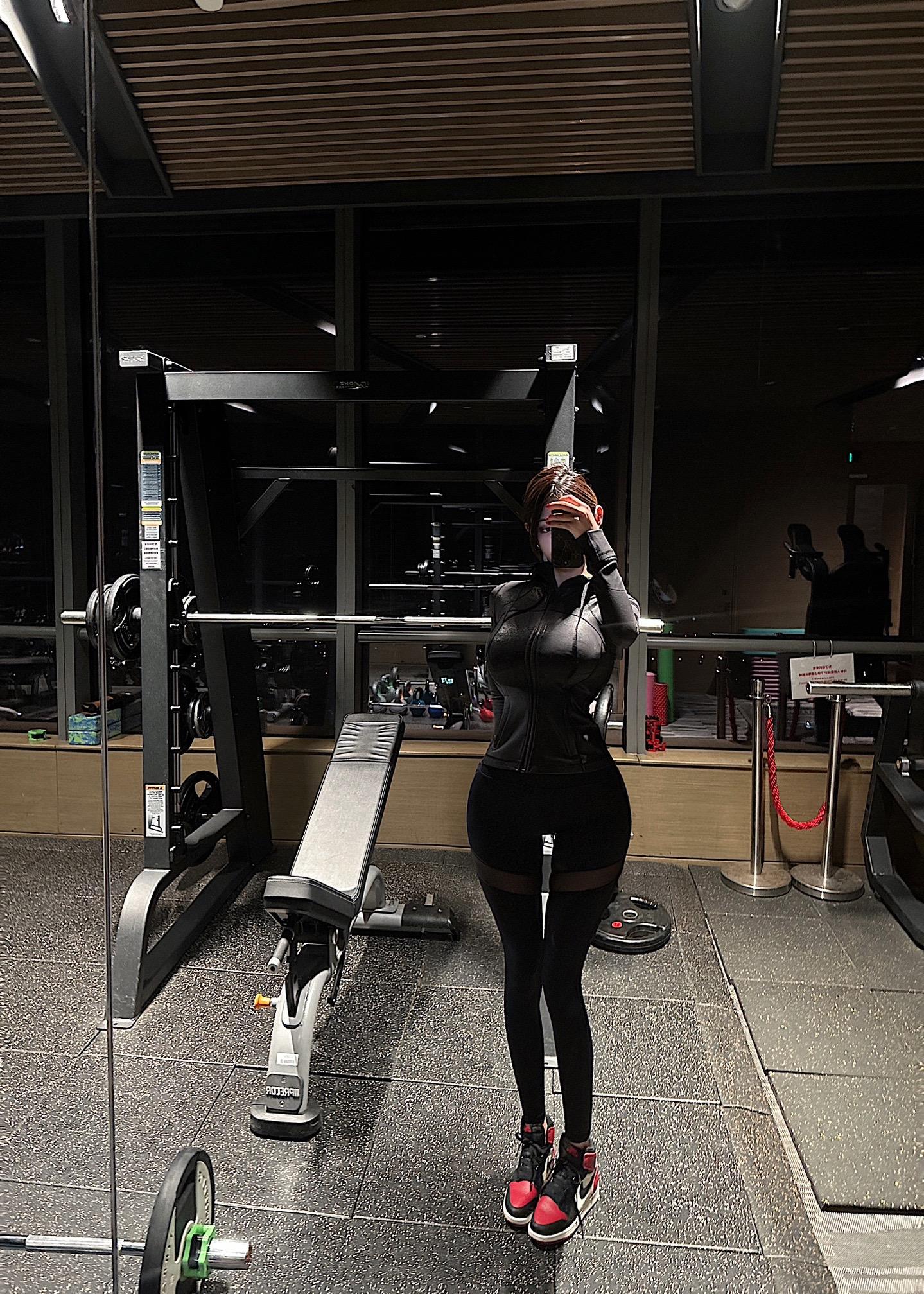 脸红Dearie和脸红MM，她们是同一个人吗？