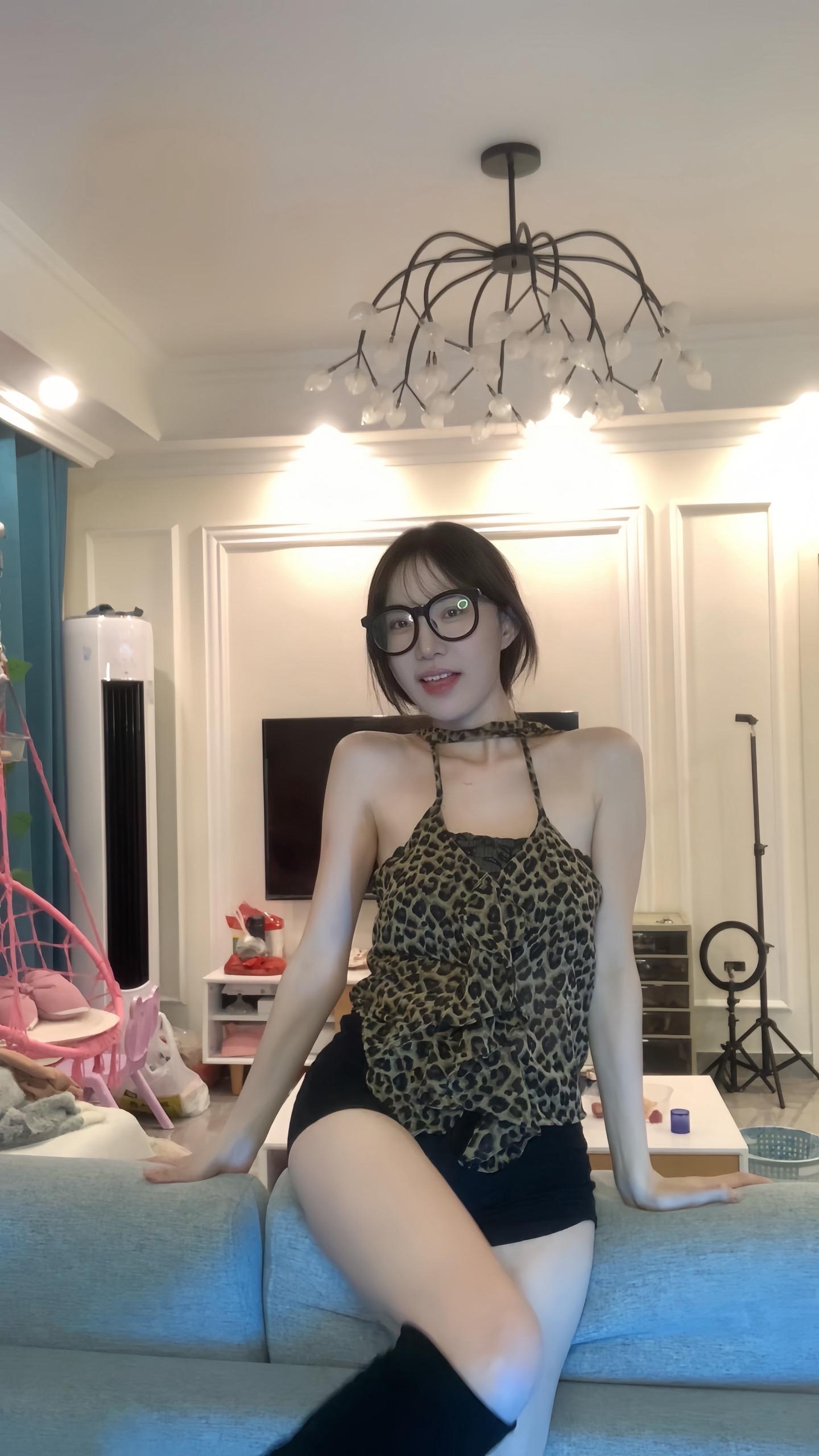 智桃Lucky的维密资源合集,抖音上智桃lucky都有哪些作品?