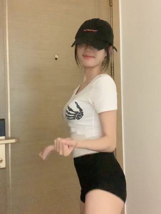 智桃Lucky的维密资源合集,抖音上智桃lucky都有哪些作品?