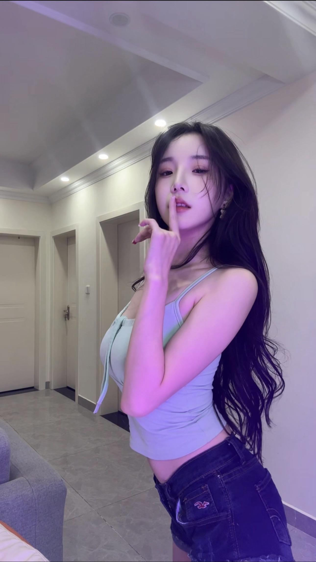 智桃Lucky微密圈资源揭秘,抖音网红智桃lucky的独特风采