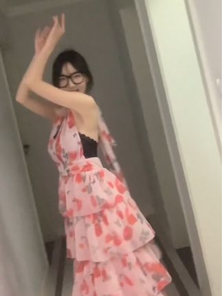 抖音颜值博主任智桃微密圈穿搭解析,智桃lucky时尚搭配全网最全合集