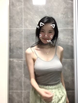 抖音颜值博主任智桃微密圈资源,智桃Lucky的水蜜桃般童颜超吸睛