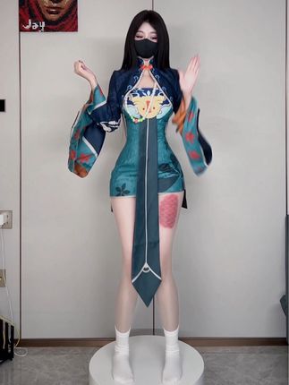 阿尔卑香小狗子微博VS抖音,她的网红反差魅力何在?