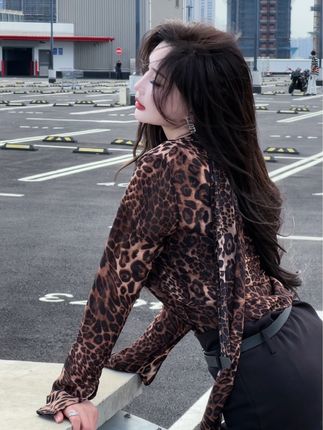中国最性感端庄优雅的女神周妍希的美丽之谜,细数她的时尚魅力