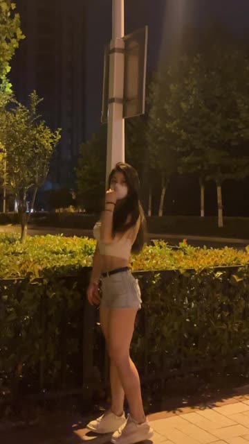 詹詹(詹妮)0220微密圈VIP资源,高清写真打包下载