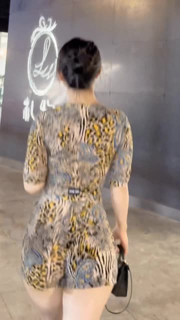 詹詹(詹妮)0220微密圈VIP资源,高清写真打包下载