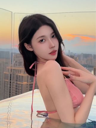 业界美女美了个滢作品鉴赏,抖音大热博主作品大放异彩