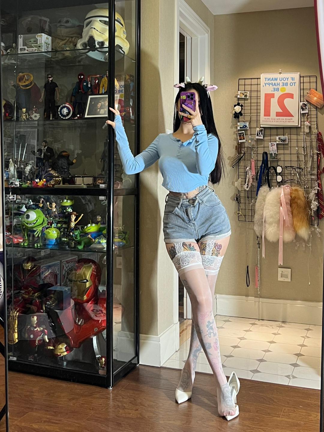 卡通百科老王的最新圈子照片，她的私密生活大曝光