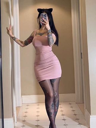 卡通百科老王微圈图片大全,她的作品如雨露般短暂又珍贵