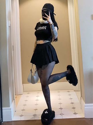 抖音网红卡通百科老王最新擦边视频免费流出,付费内容曝光