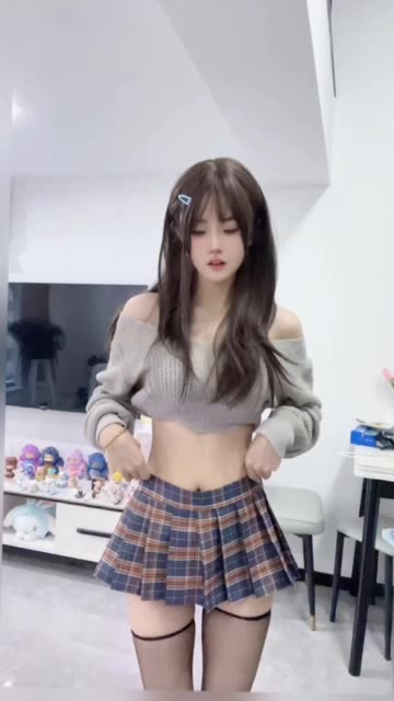 给乔买裙子维密圈图片免费分享,展现她的独特女性魅力