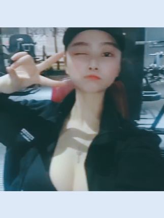 抖音热爱青蛙蹲的左公子666,私密图片网上疯传