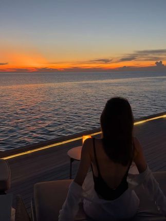 网红脸红mm的早期作品解析,她的独特风格如何形成?