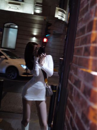 网红脸红mm的早期作品解析,她的独特风格如何形成?