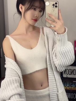 七七仙女抖音照片合集,从甜美到冷艳风格多变