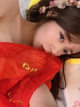 七七仙女抖音照片合集,从甜美到冷艳风格多变