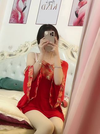 七七仙女抖音照片合集,从甜美到冷艳风格多变